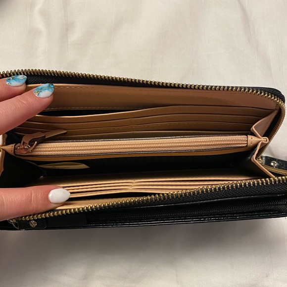 Kate Spade Cross Body Purse w/ wristlet wallet - Picture 7 of 8